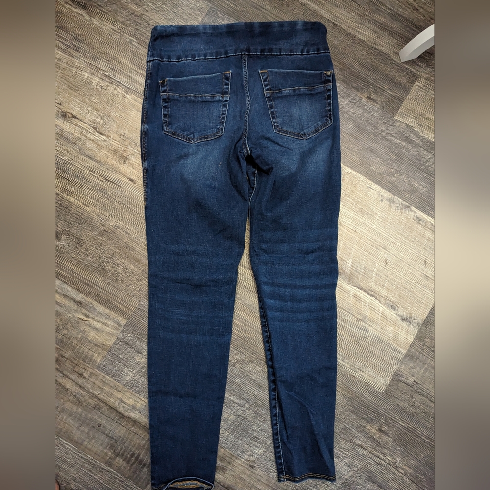 Rock and Republic Fever pull on jeggings